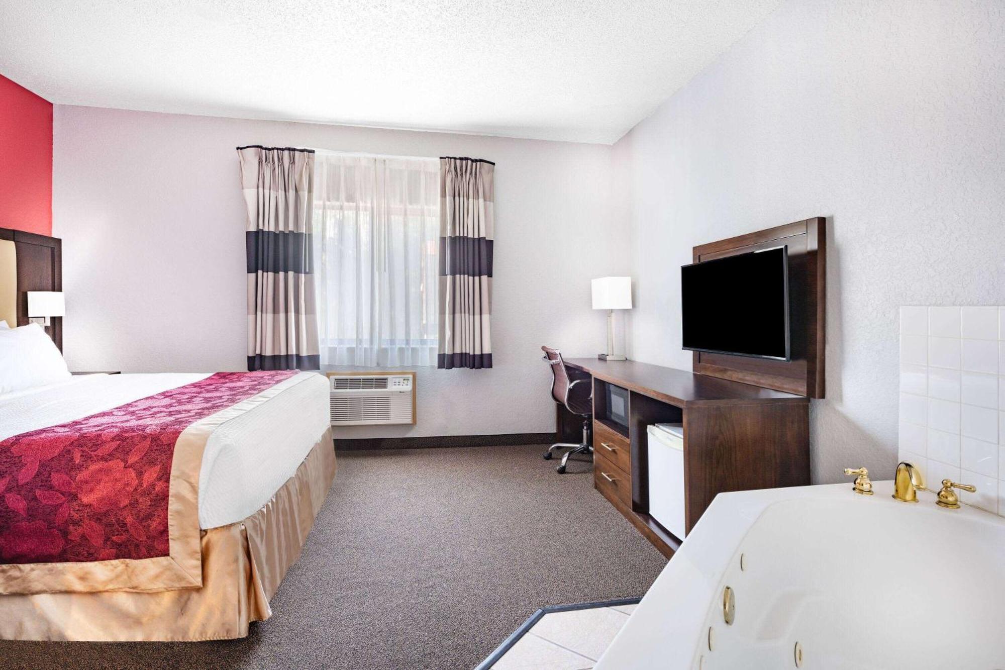 Ramada By Wyndham Keystone Near Mt Rushmore Esterno foto